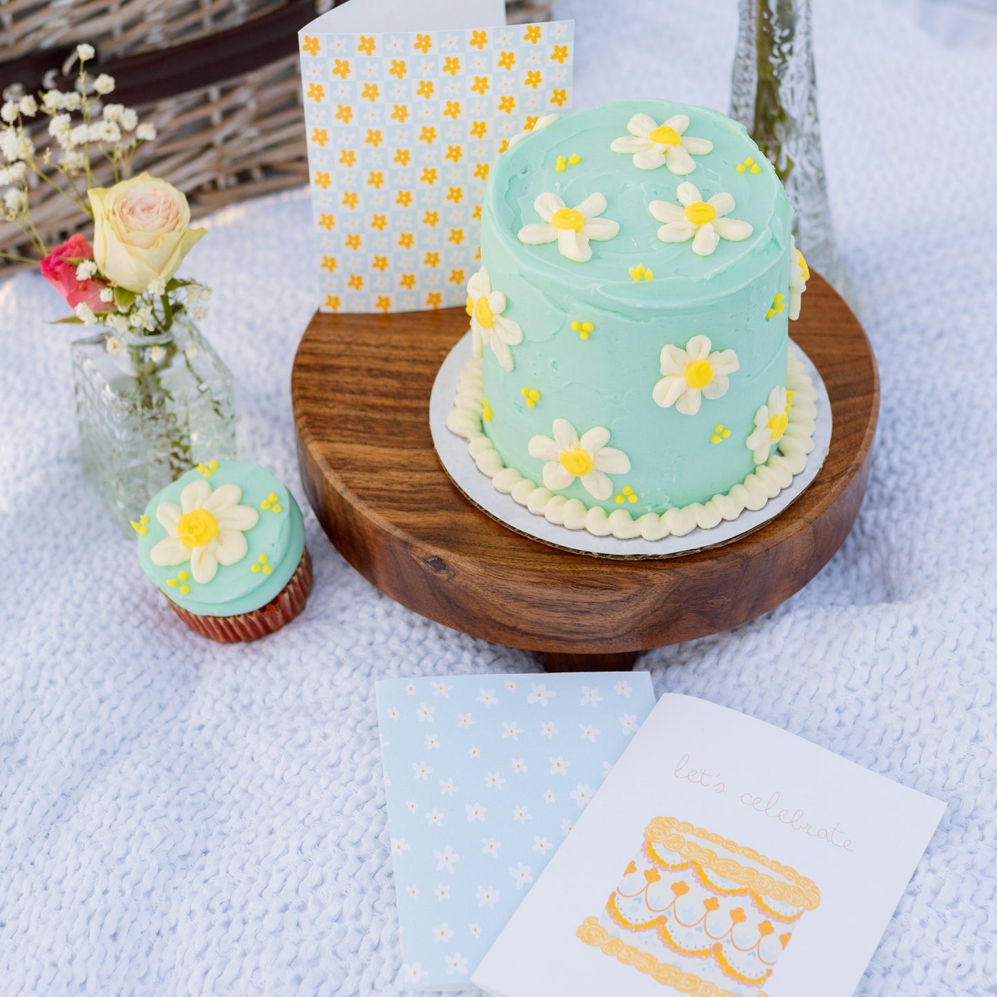 daisies in bloom! checkered greeting card