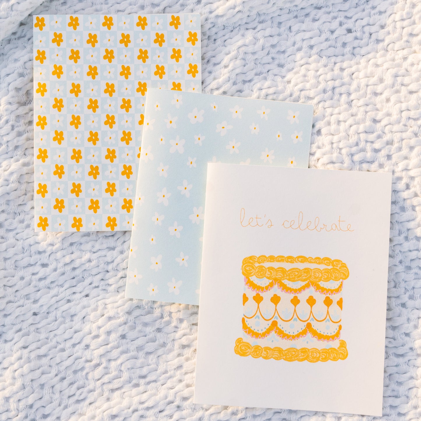 daisies in bloom! checkered greeting card